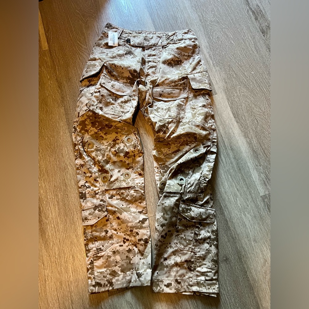 NWT - Patagonia AOR1 32R NSW Combat Pants